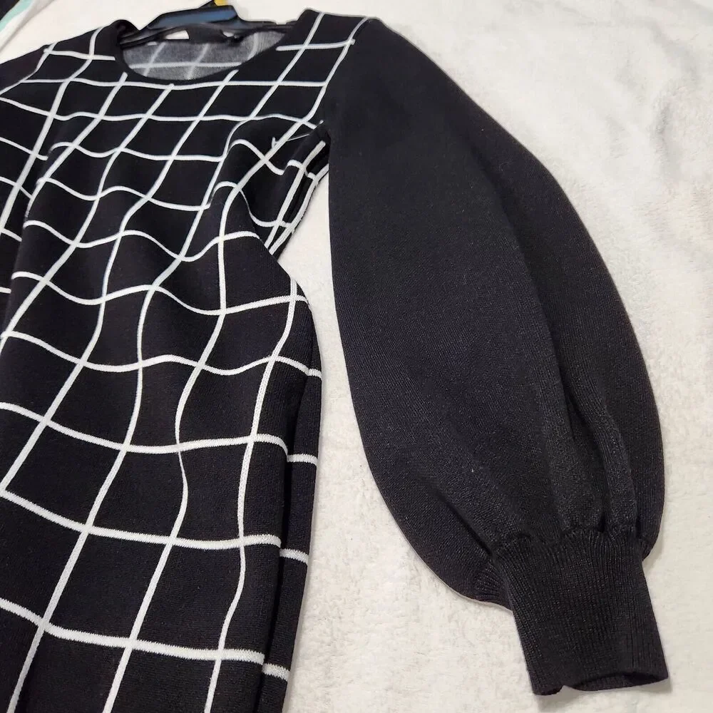 Nina Leonard Dress Size Large Black And White Ballon sleeve Stretch NEW